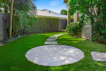 Low maintenance garden escape - Synthetic Turf Supply and Installation - Proudly New Zealand owned and operated, we are based in Auckland and service all regions nationwide. Our premium Artificial Grass and Synthetic Turf solutions provide a low-maintenance, beautifully manicured finish that remains lush, green, and resilient—no matter the weather.