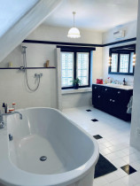 Repaint in remuera - This brick and plaster home had movement cracks all through it. 
We used mortar to repair the cracks and then repainted the home prior to the owners reselling their beloved family home in Remuera.