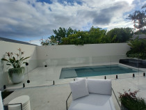 Float finish over block landscaping walls