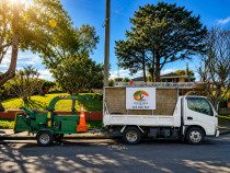 Tipper truck + Chipper
