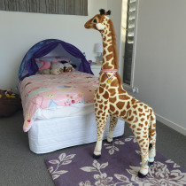 I make beds, - I can  make beds ...do your washing and other things 
.